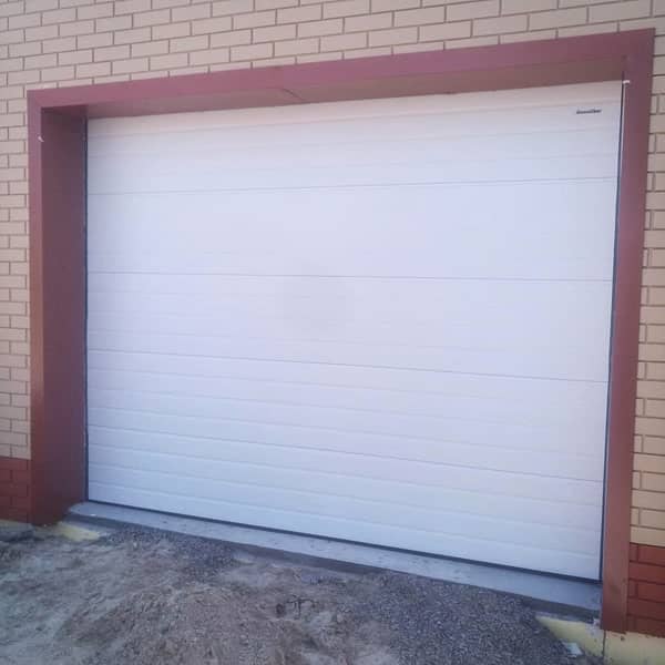 Секционные ворота DoorHan в Калининграде с установкой