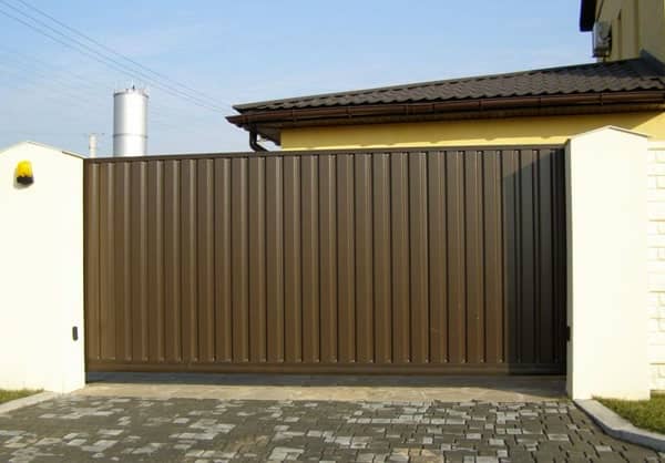 Уличные ворота DoorHan в Калининграде с установкой