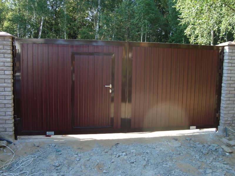 Уличные ворота DoorHan в Калининграде с установкой