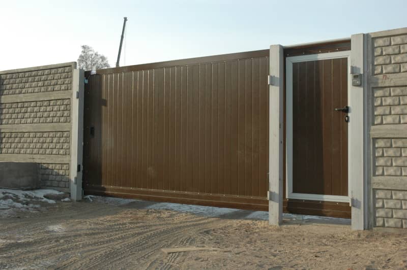 Уличные ворота DoorHan в Калининграде с установкой