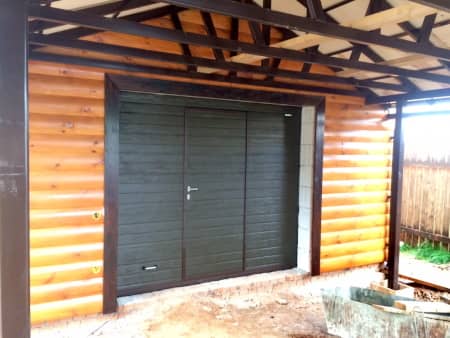 Секционные ворота с калиткой Doorhan RSD02 2800х2400